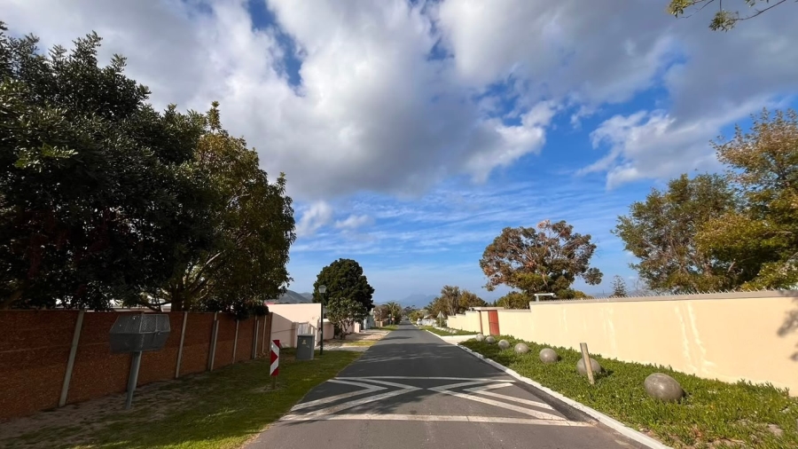 4 Bedroom Property for Sale in Kleinmond Western Cape